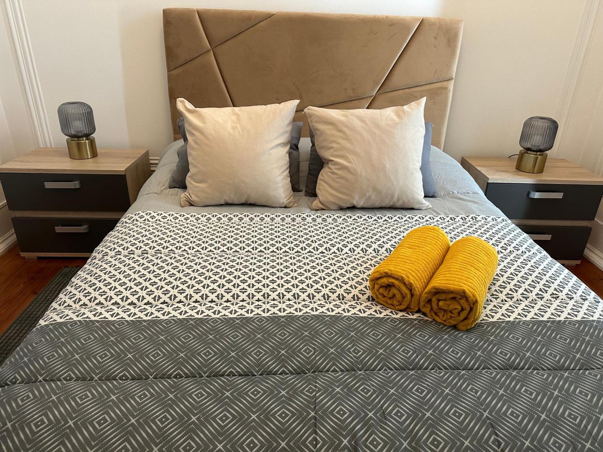 Garden Campo De Ourique Guest House - Hostel ลิสบอน ภายนอก รูปภาพ