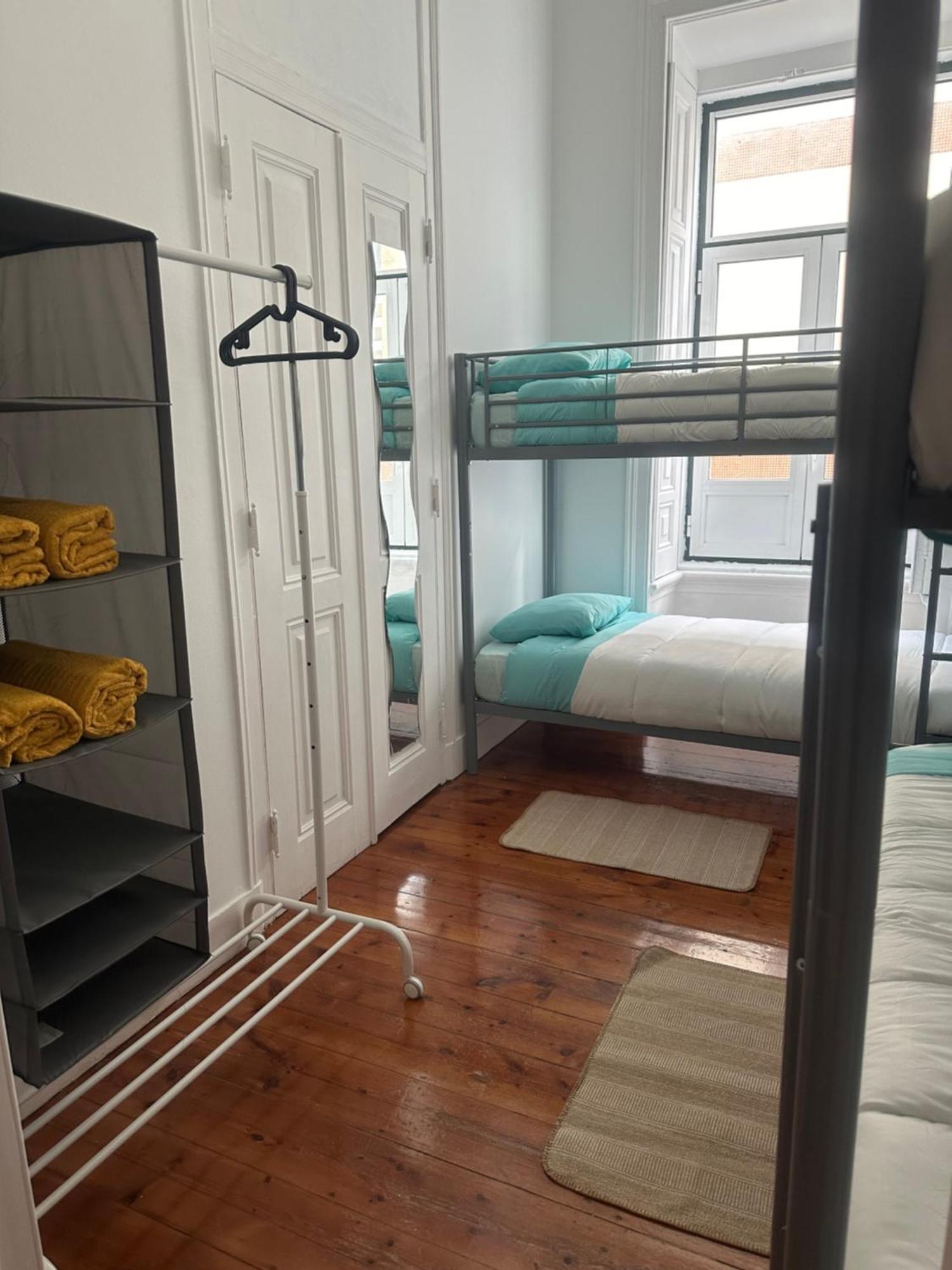 Garden Campo De Ourique Guest House - Hostel ลิสบอน ภายนอก รูปภาพ