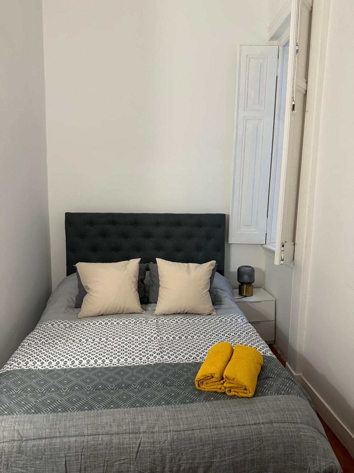 Garden Campo De Ourique Guest House - Hostel ลิสบอน ภายนอก รูปภาพ