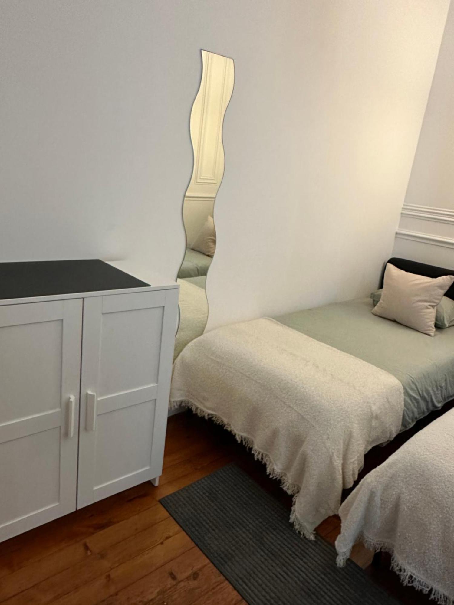 Garden Campo De Ourique Guest House - Hostel ลิสบอน ภายนอก รูปภาพ