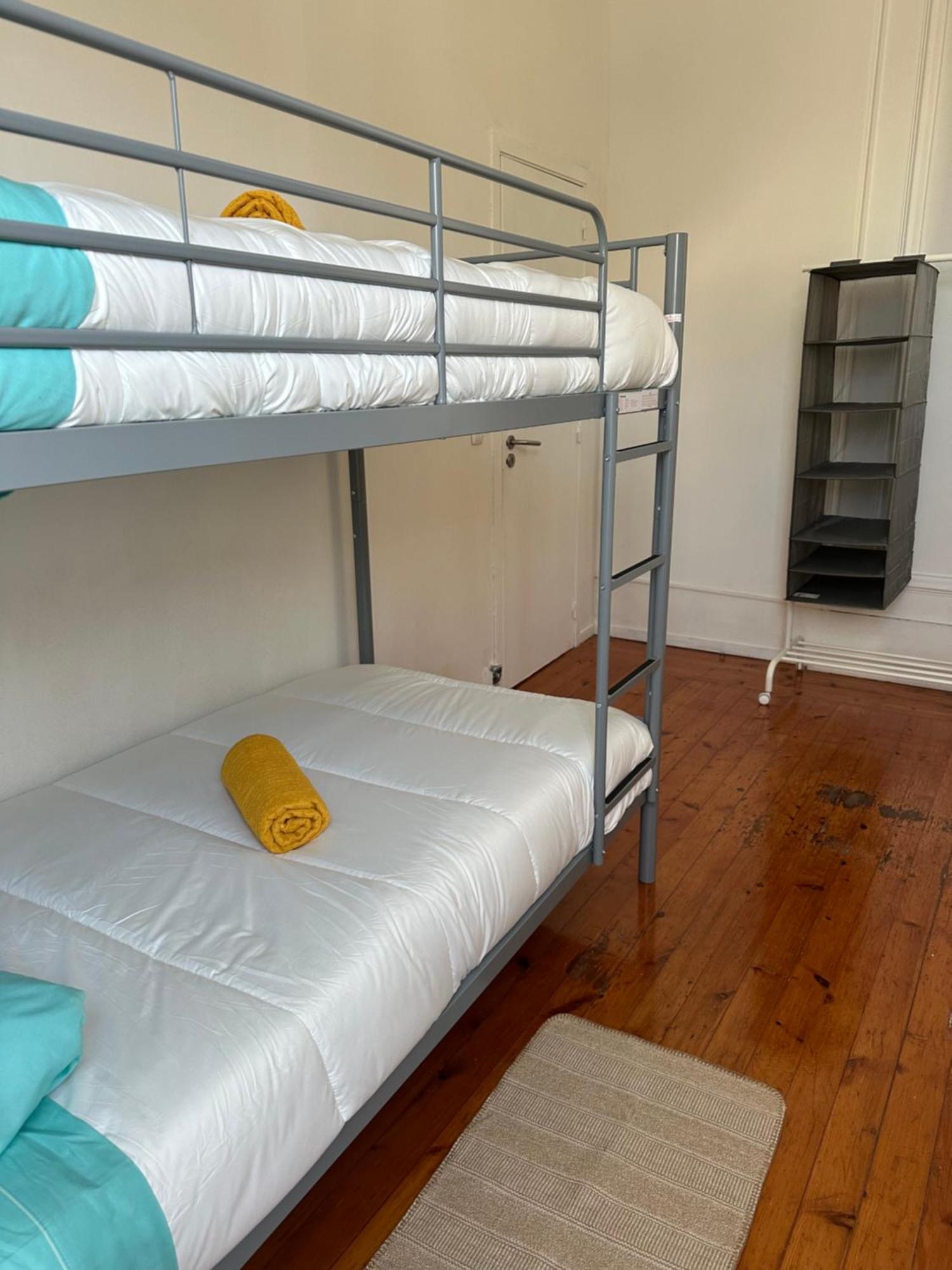 Garden Campo De Ourique Guest House - Hostel ลิสบอน ภายนอก รูปภาพ