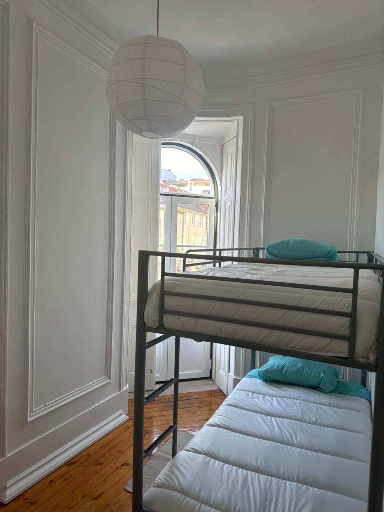Garden Campo De Ourique Guest House - Hostel ลิสบอน ภายนอก รูปภาพ