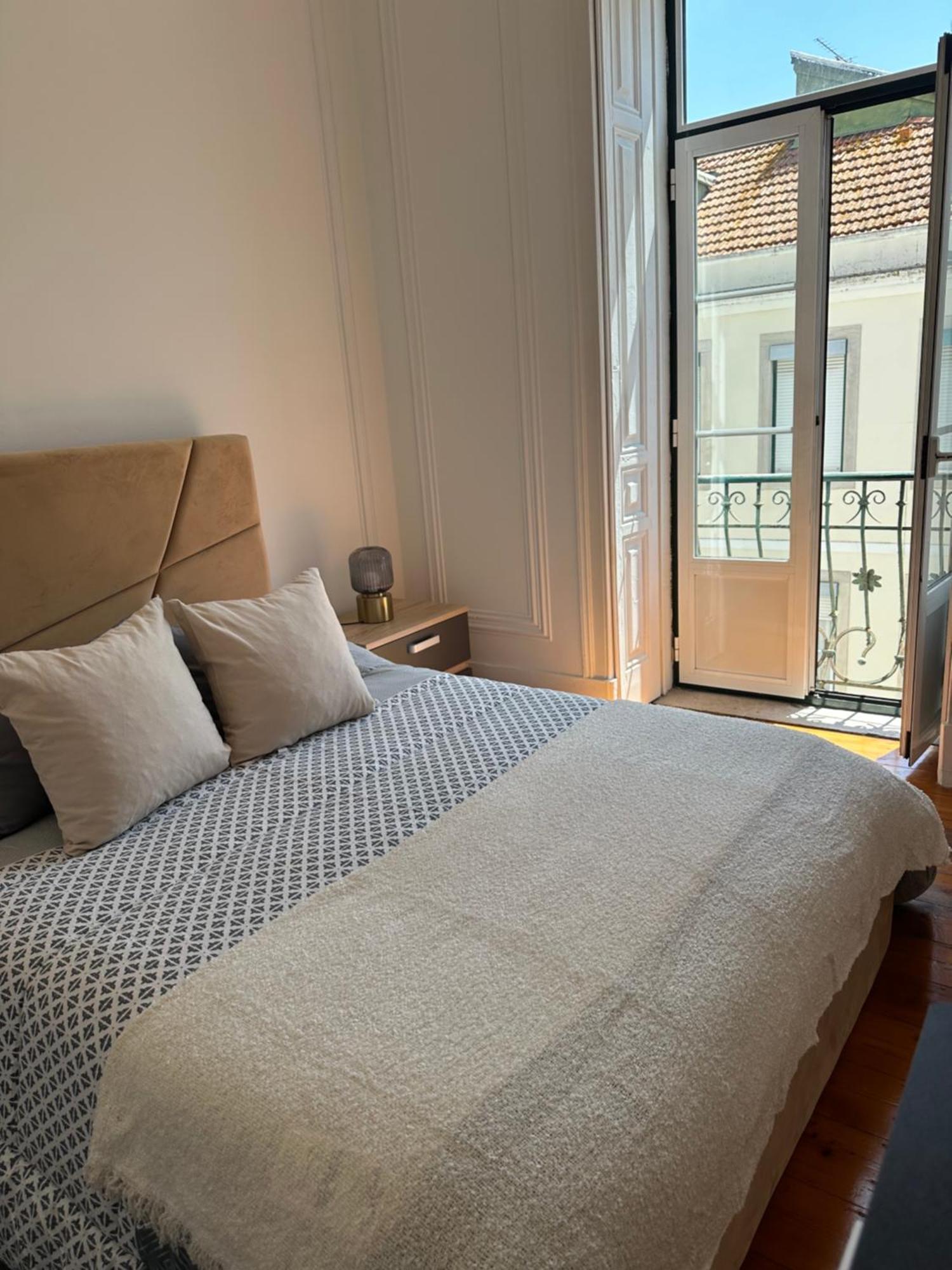 Garden Campo De Ourique Guest House - Hostel ลิสบอน ภายนอก รูปภาพ