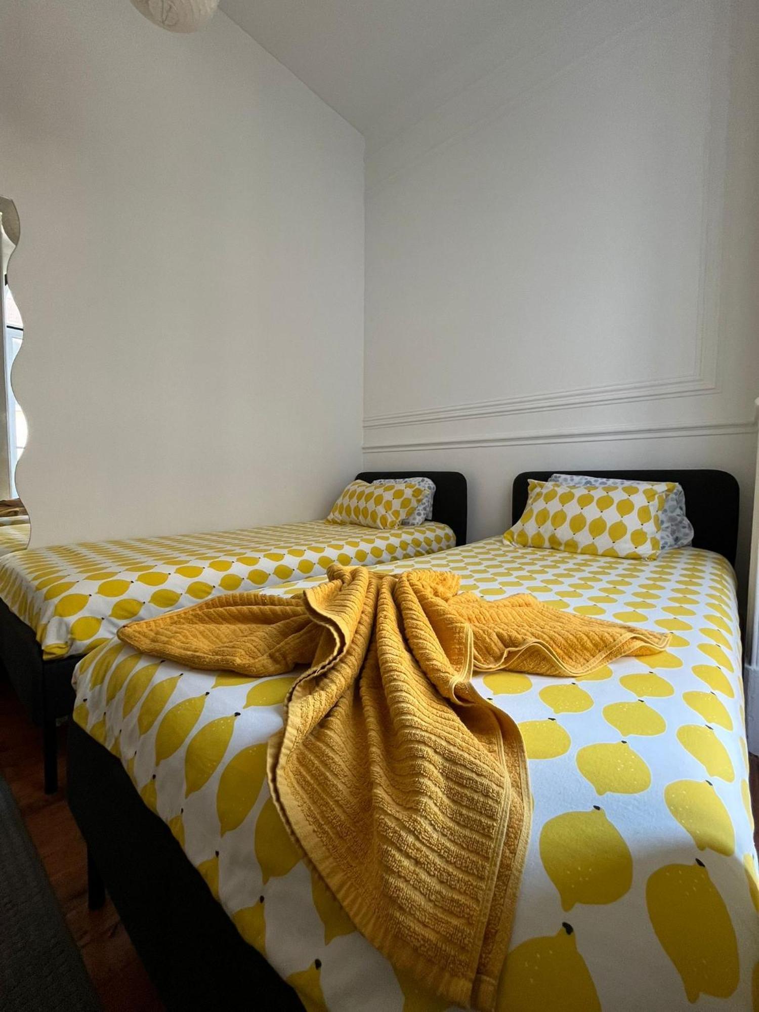 Garden Campo De Ourique Guest House - Hostel ลิสบอน ภายนอก รูปภาพ