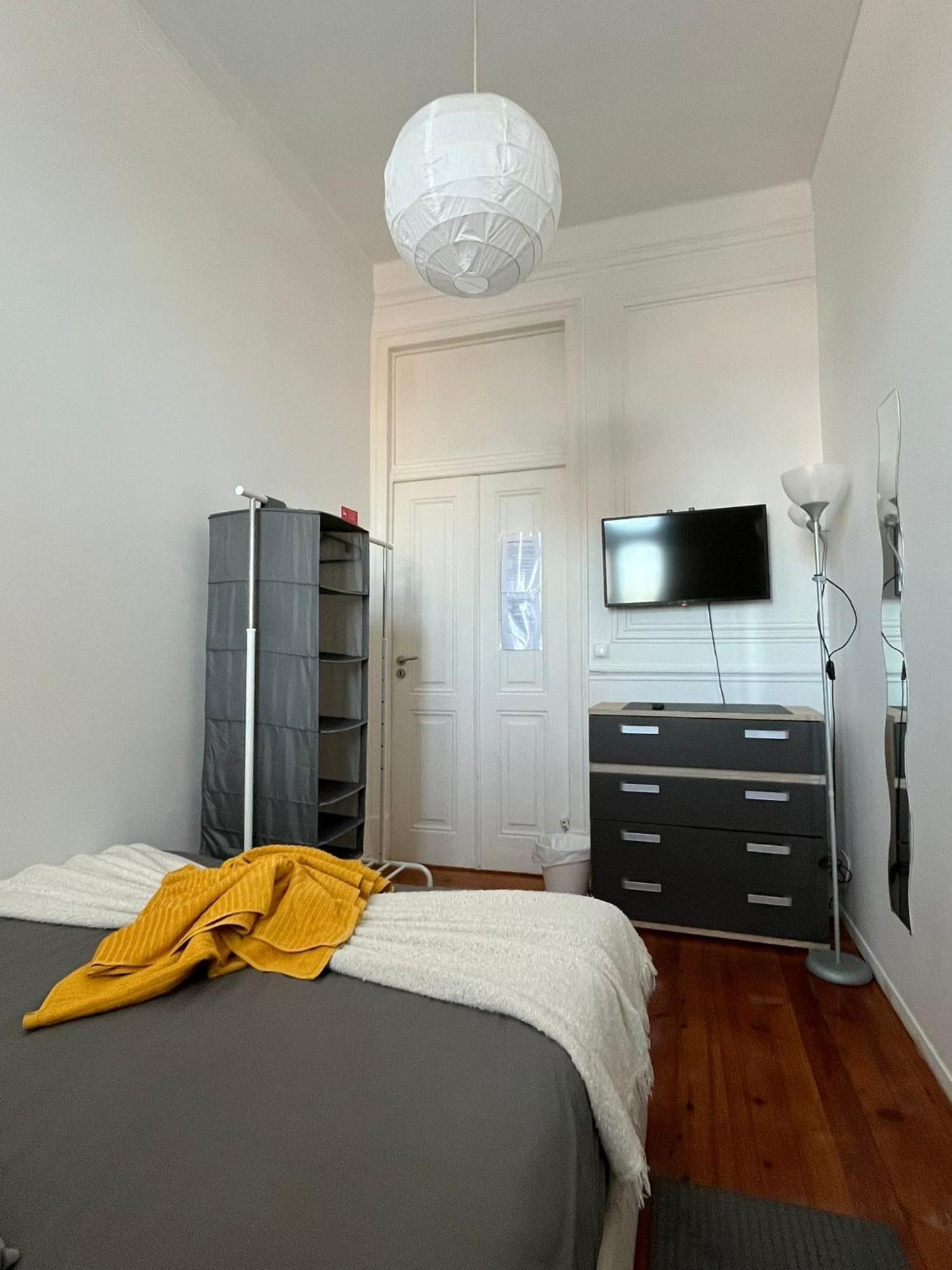 Garden Campo De Ourique Guest House - Hostel ลิสบอน ภายนอก รูปภาพ