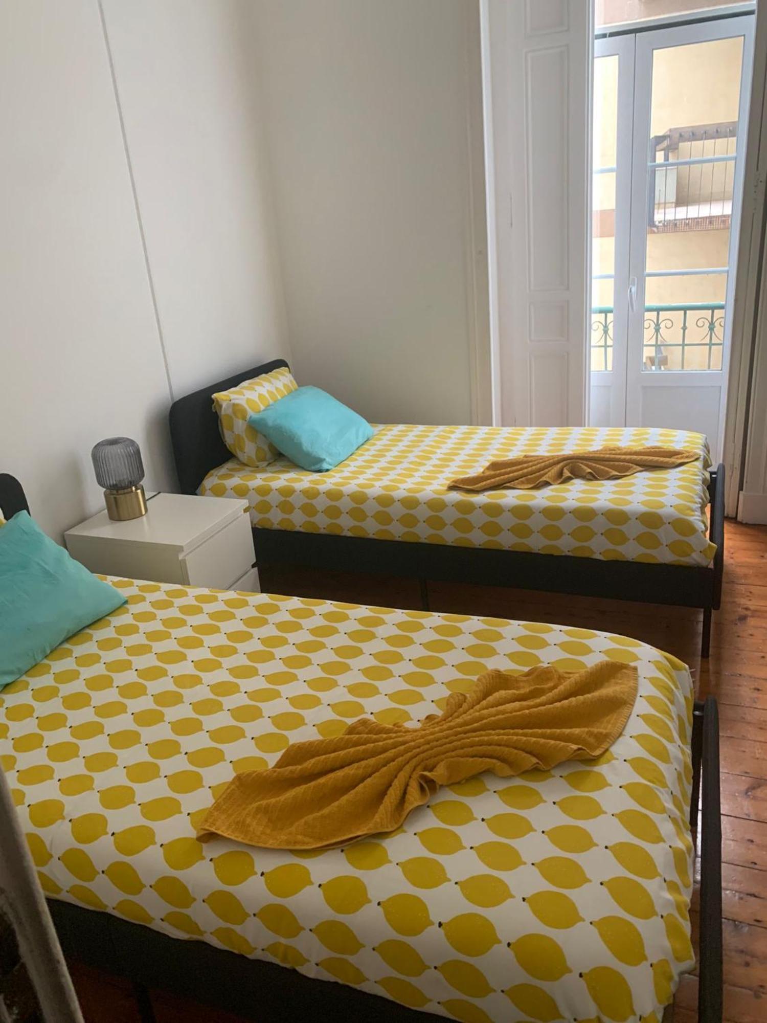 Garden Campo De Ourique Guest House - Hostel ลิสบอน ภายนอก รูปภาพ
