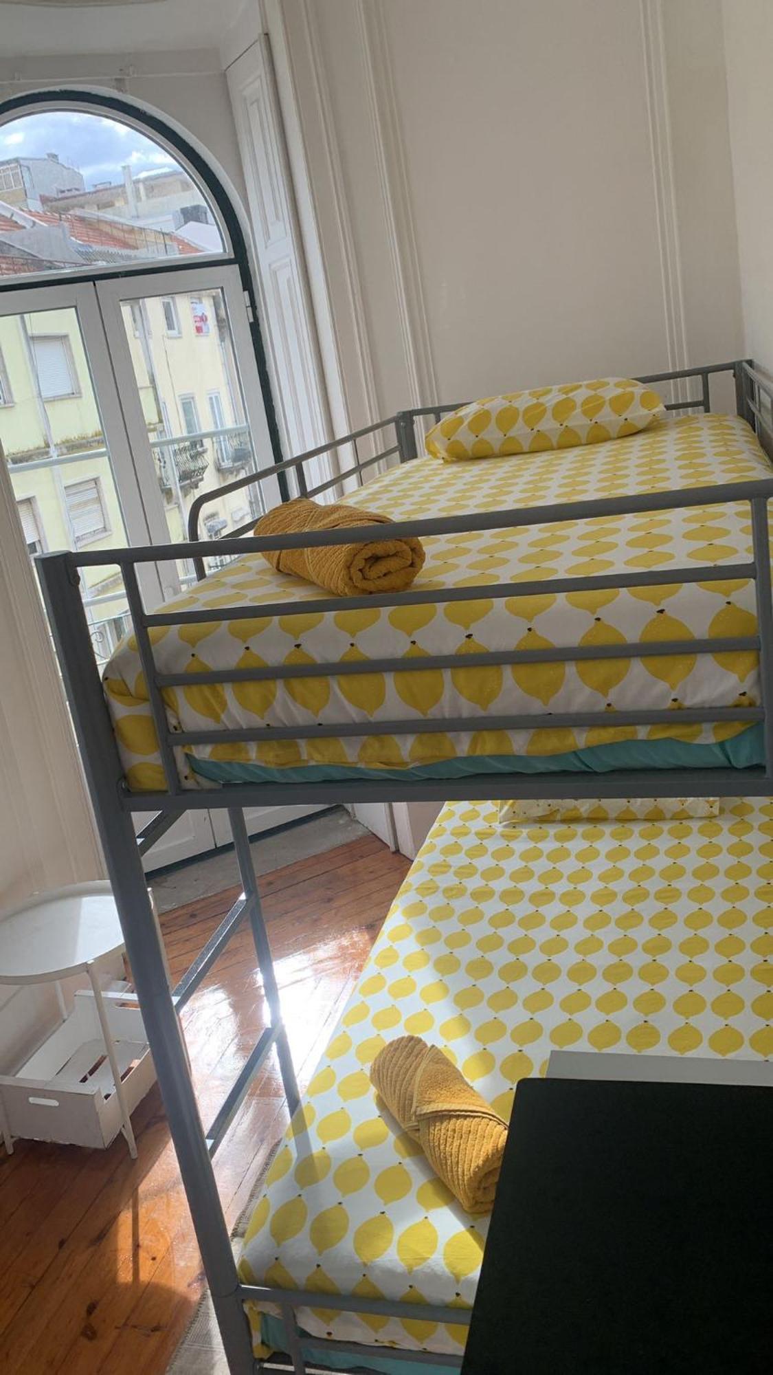 Garden Campo De Ourique Guest House - Hostel ลิสบอน ภายนอก รูปภาพ