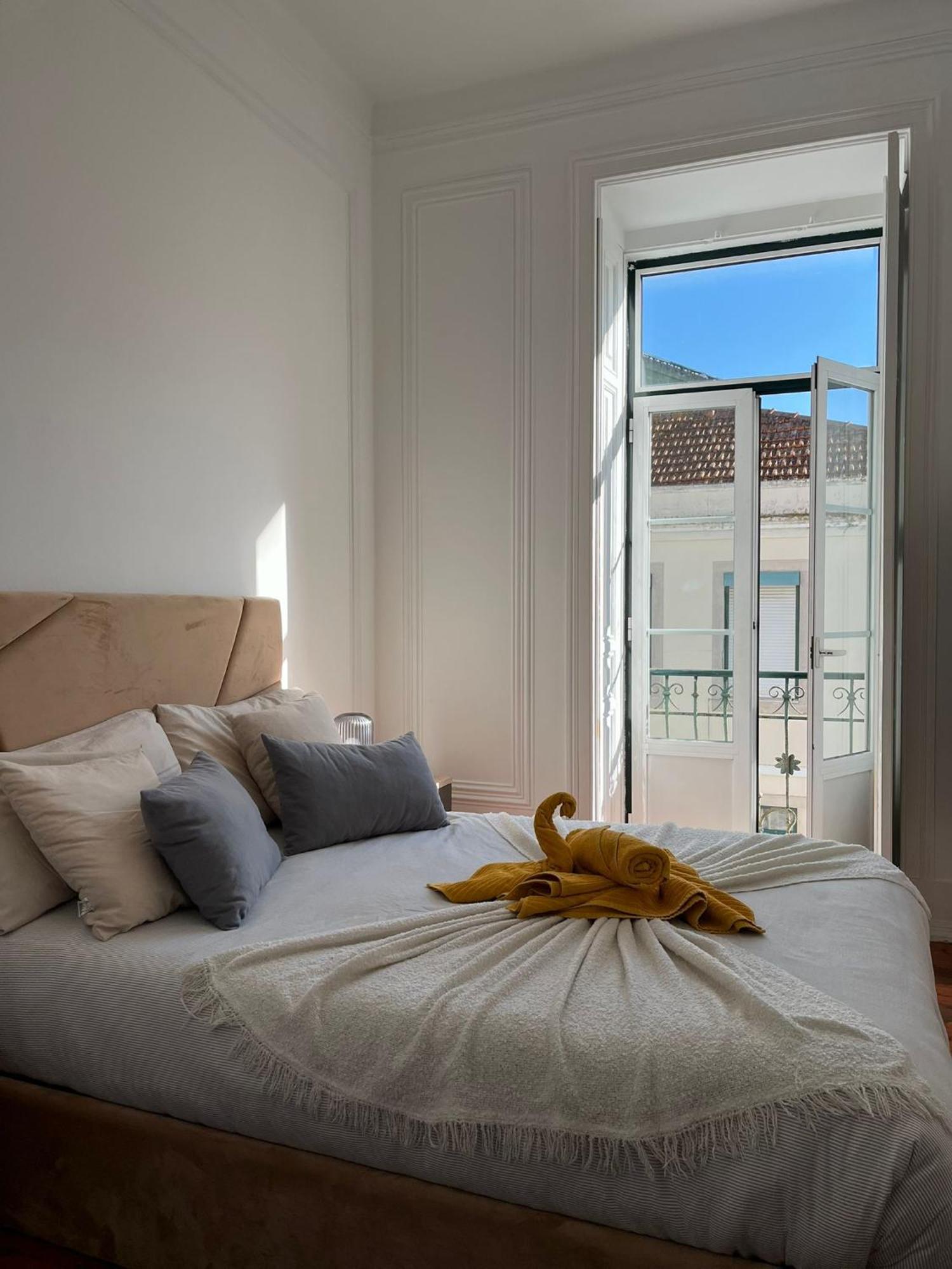 Garden Campo De Ourique Guest House - Hostel ลิสบอน ภายนอก รูปภาพ